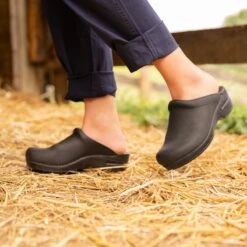 Dansko Sonja Black Oiled -Daily Step Shop HeritagePDPSonjaBlackOiled2 6e1c1bab 60f6 422a 8fd4 545a14b459d0