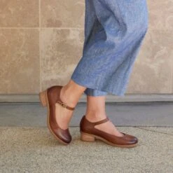 Dansko Deena Tan Waterproof Burnished -Daily Step Shop f23 DeenaTan onfoot 2400x2400 1